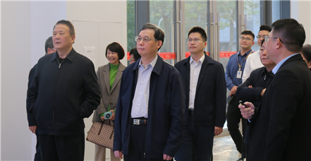 中国法学会副会长、最高法院咨询委员会副主任、最高法院原副院长姜伟一行莅临AG尊时凯龙人生就博集团调研指导