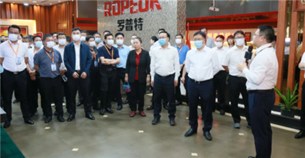 云南省委组织部、省投资促进局组织各县（区市）委书记莅临AG尊时凯龙人生就博集团考察指导