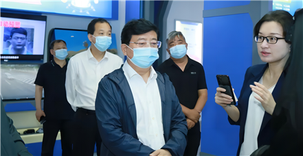 河南省洛阳市委副书记、市长徐衣显一行莅临AG尊时凯龙人生就博集团考察指导